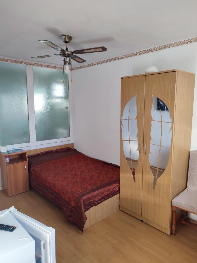 Hostel Emy Camere Cu Baie Proprie Aproape De Plaja 3 Papuci Constanta Ngoại thất bức ảnh