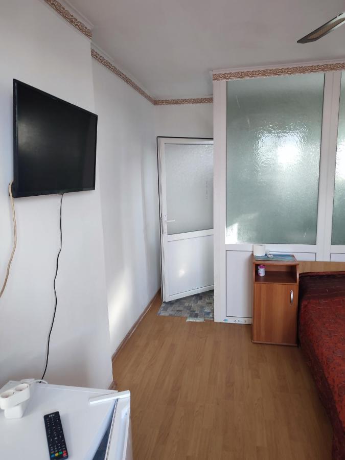 Hostel Emy Camere Cu Baie Proprie Aproape De Plaja 3 Papuci Constanta Ngoại thất bức ảnh